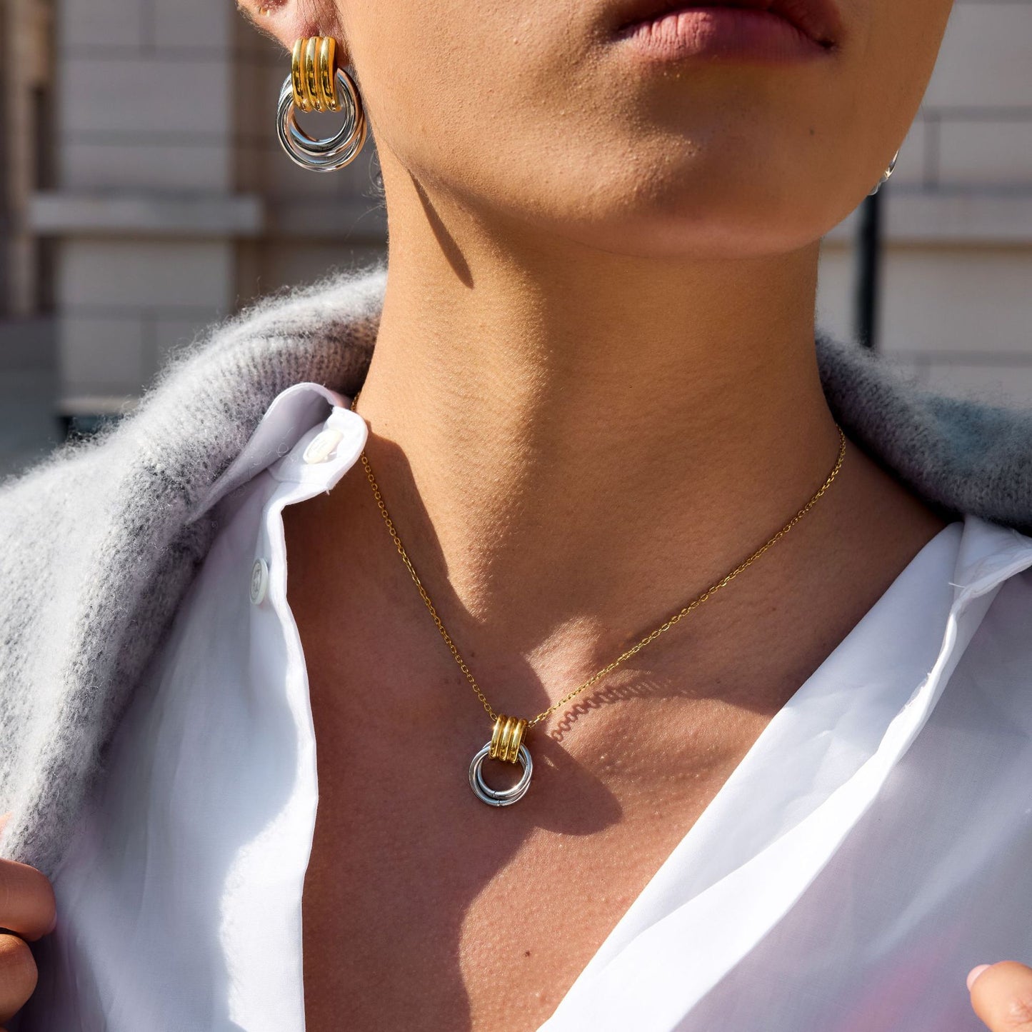 Conjunto de collar y pendientes minimalistas geométricos de acero de titanio con acabado chapado para mujer