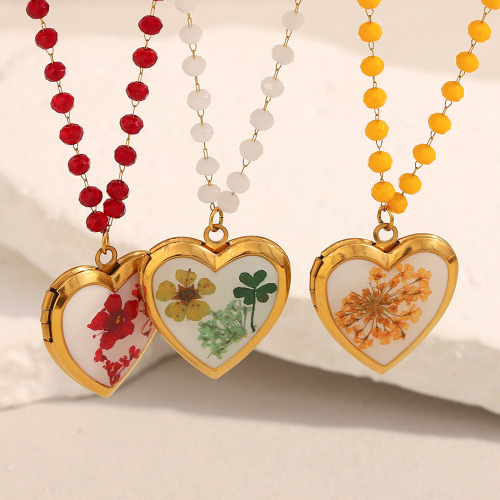 Minimalist Heart-Shaped Stainless Steel Plated 18K Gold Pressed Flower Locket Necklace with Glass Beads