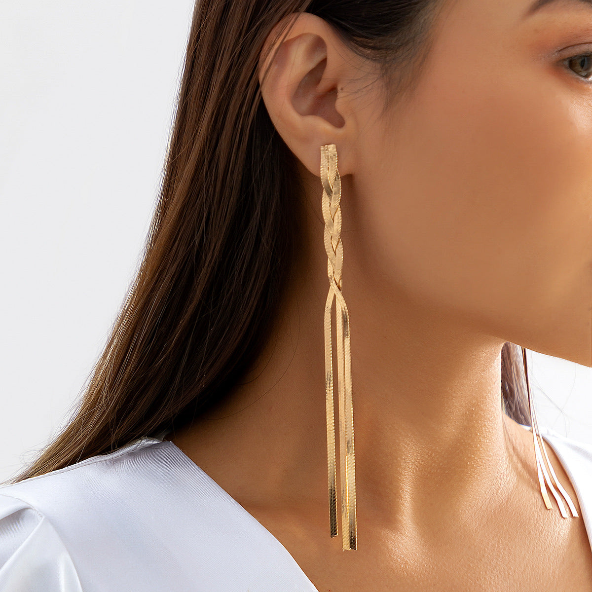Collana Pendente Geometrica Minimalista da Donna con Catena a Serpente Placcata e Dettaglio Nappa