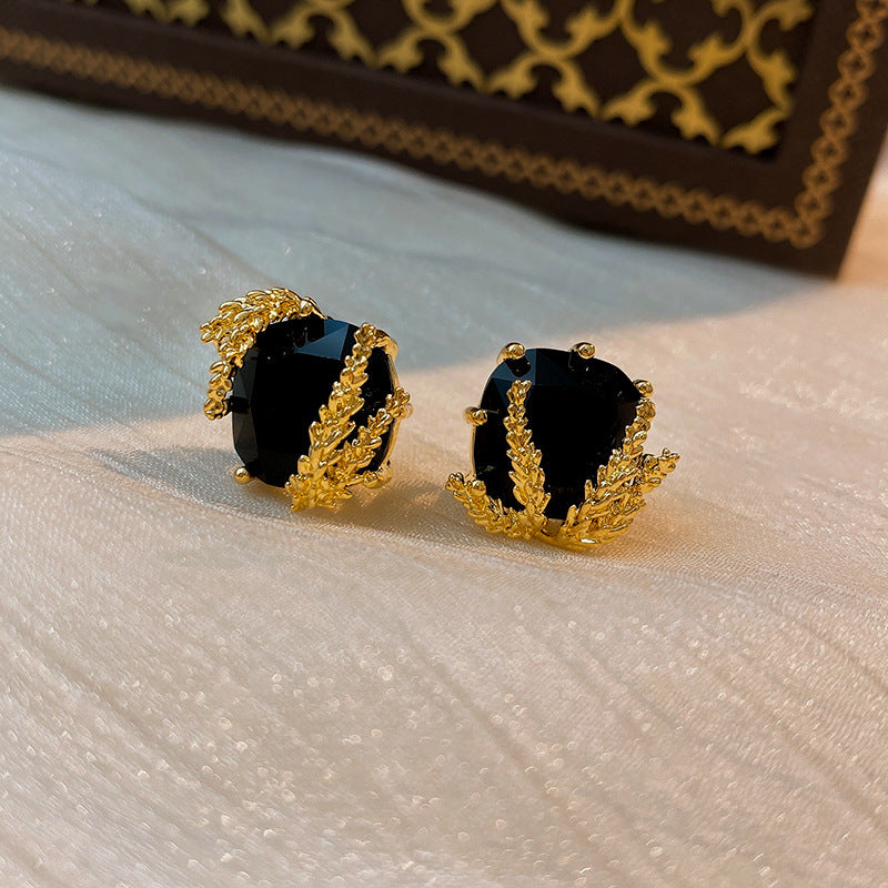 Luxury Style Heart-Shaped Enamel Gold-Plated Silver Needle Earrings for Women with Minimalist Black Accent