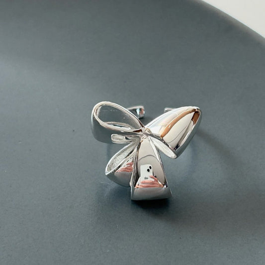 Minimalist Bowknot Heart-Shaped S925 Sterling Silver Ring with Plated Finish for Women