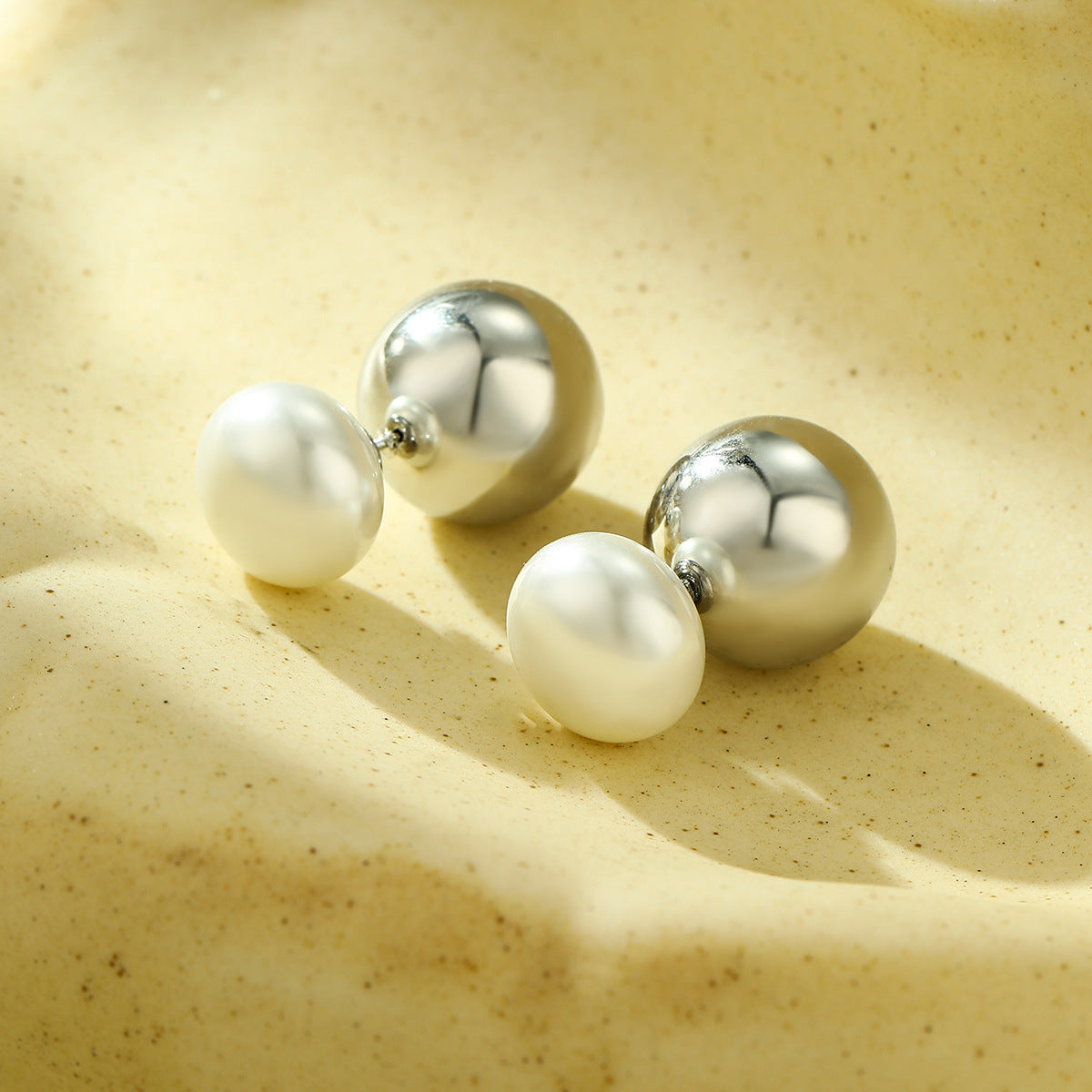 Orecchini da Donna Minimalisti di Lusso Francese in Acciaio Inossidabile con Sfera Lucida