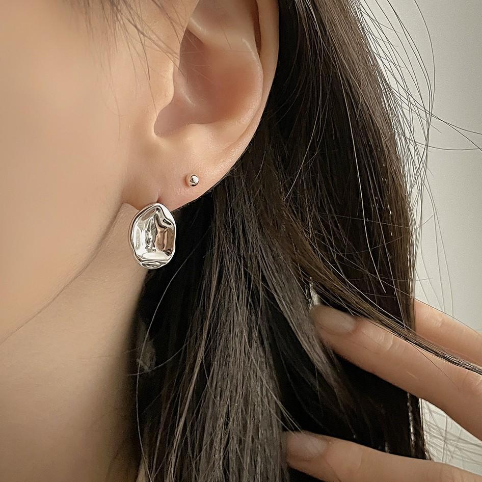 Minimalist Irregular Drop-Shaped 925 Sterling Silver Stud Earrings with Pearl Inlay and Geometric Edge Detail