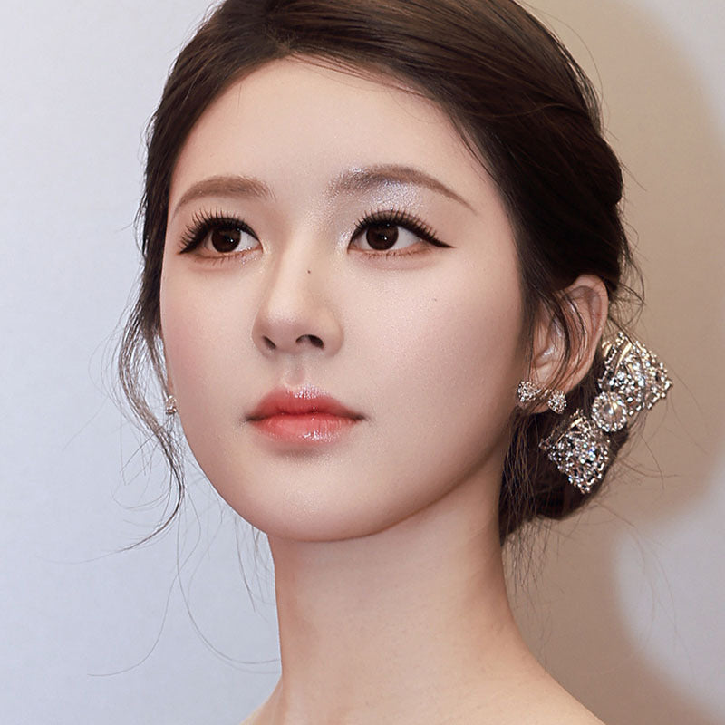Elegant Bow-Shaped Pearl Hair Clip with Rhinestone Accents for Women, Minimalist Chic Barrette for Updos and Daily Wear