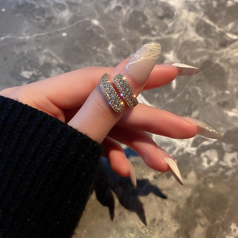 Anello elegante e geometrico ispirato alle perle con intarsio in zircone da donna, anello minimalista alla moda da dito indice, gioielli di lusso per le mani
