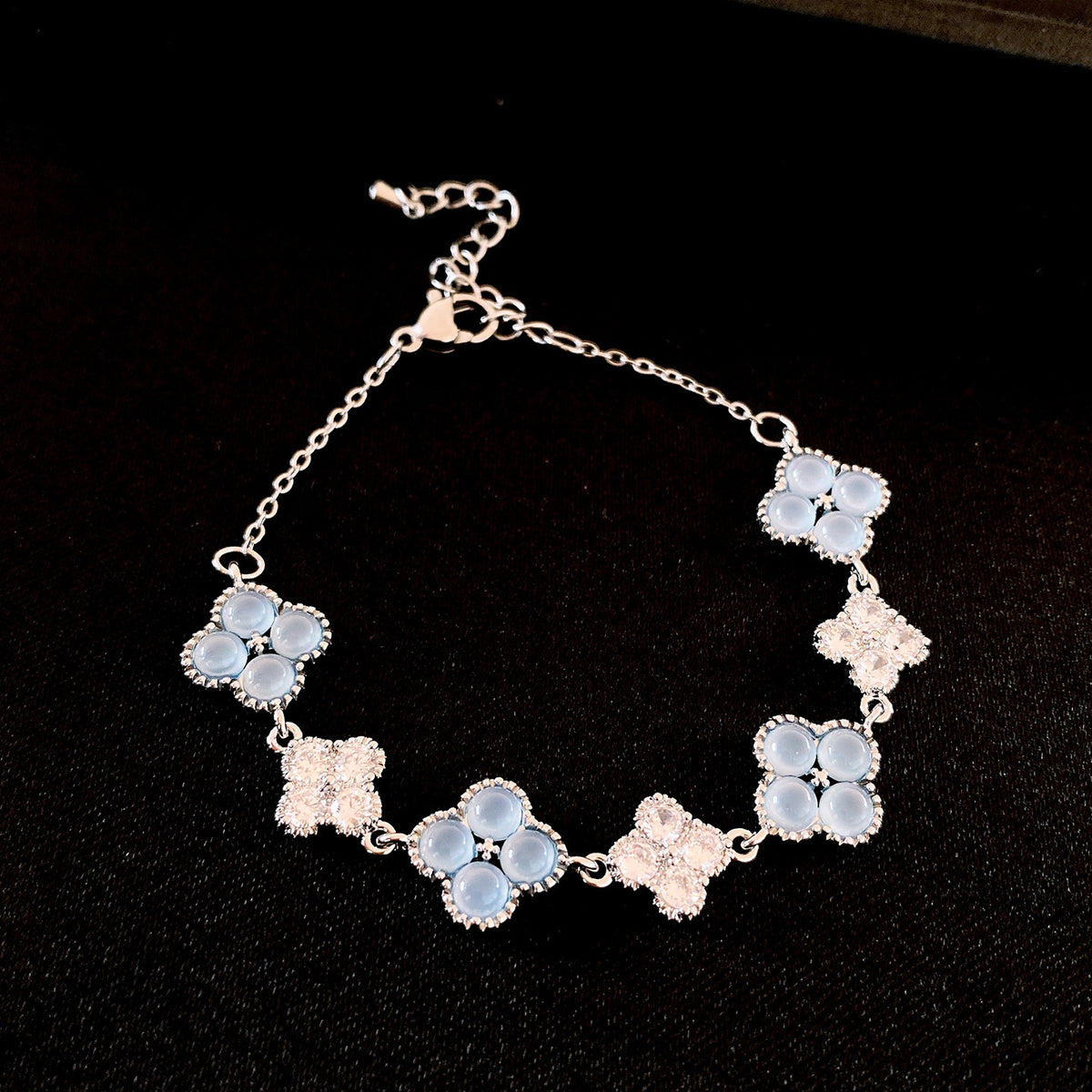 Elegant Luxury Floral Cubic Zirconia Inlaid Zinc Alloy Plated Bracelet for Women