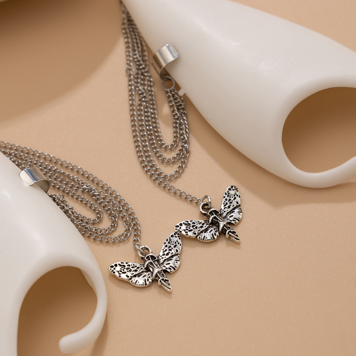 Orecchini in Lega Geometrici a U Dolce e Audaci con Strass Finitura Galvanizzata Orecchini a Clip da Donna