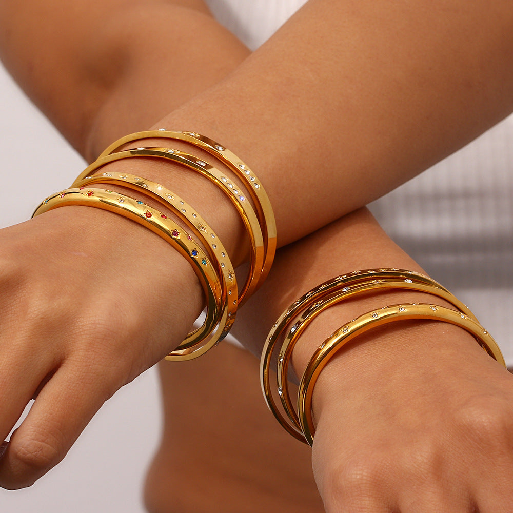 Bracciale minimalista da donna in acciaio al titanio con forma a ottagramma e intarsio in zircone rotondo, polsino in acciaio inossidabile elettroplaccato
