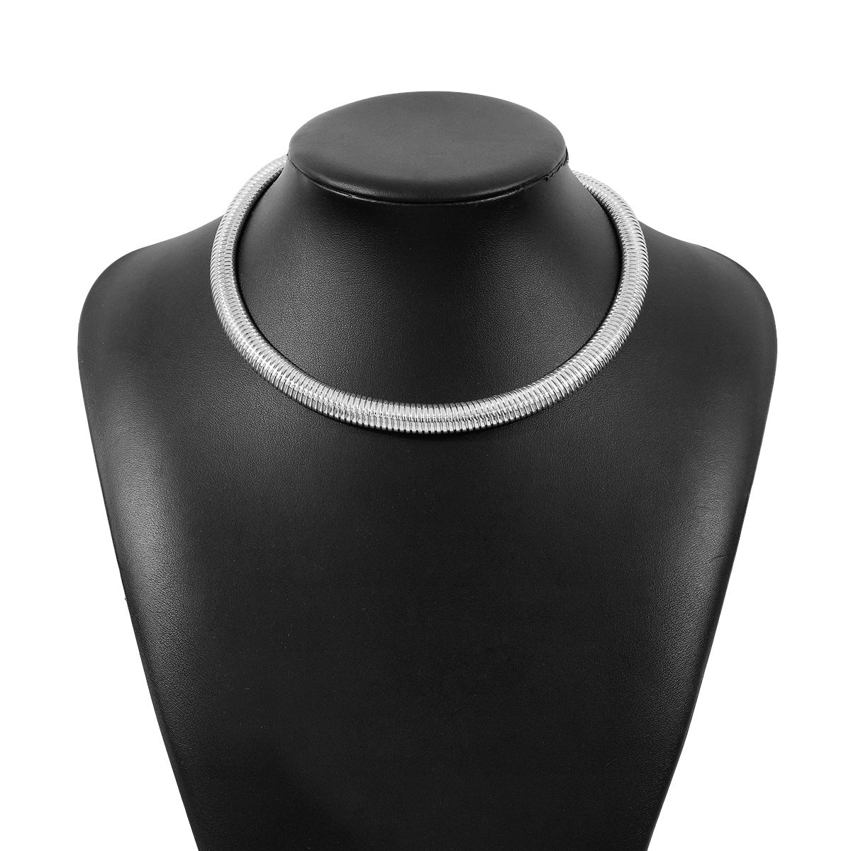 Collana da donna in metallo testurizzato geometrico, dolce e audace, con finitura galvanizzata e design a collare