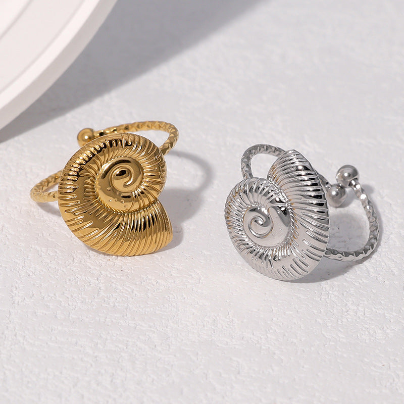Anello da donna in acciaio al titanio placcato oro 18 carati con design geometrico minimalista a conchiglia