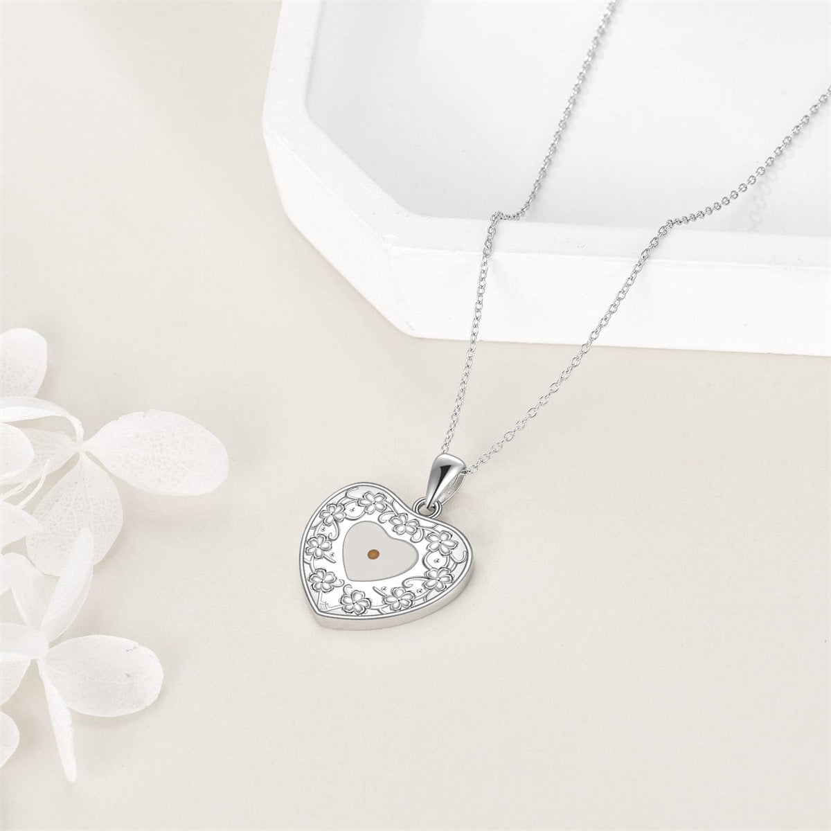 Minimalist Heart-Shaped Stainless Steel Pendant Necklace with Floral Engraving and Polished Finish