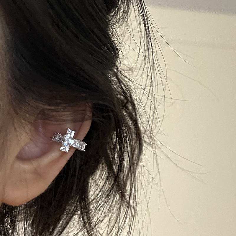 Orecchini a polsino minimalisti a croce con zirconi per donna, in rame a forma geometrica con intarsi in zirconi per uso quotidiano e ufficio