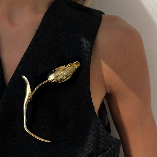 Fashionable Tulip Bud Brooch for Women in Zinc Alloy with Plated Finish, Elegant Floral Design for Office and Casual Wear