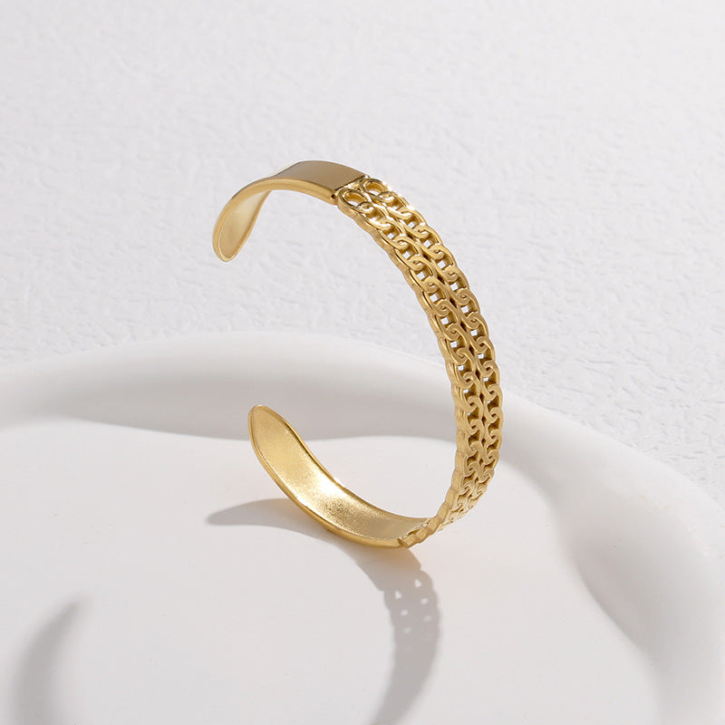 Bracciale placcato in acciaio inossidabile geometrico da donna con design traforato e dettaglio catena