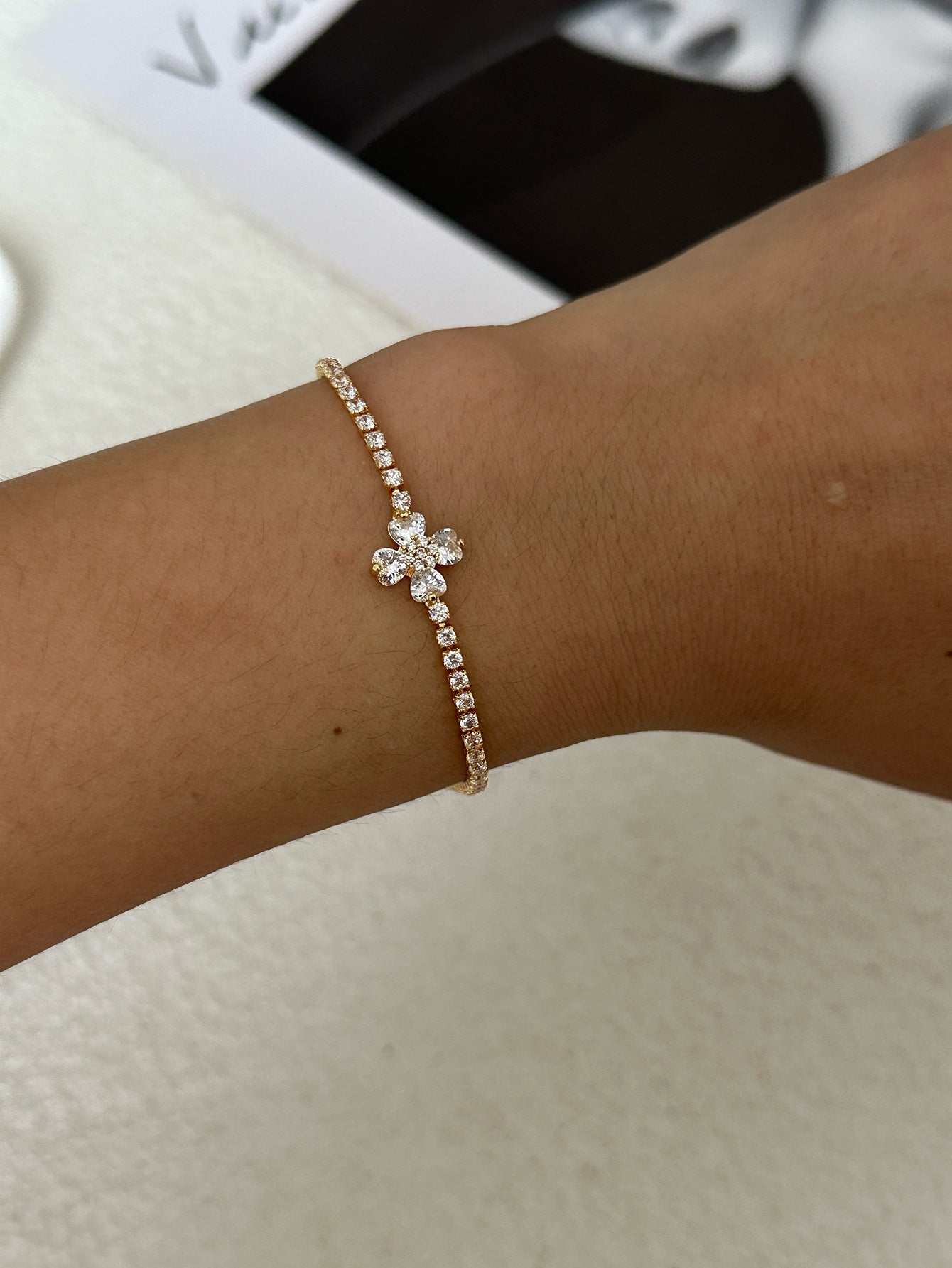 Elegant Minimalist Geometric Floral Rhinestone Plated Brass Bracelet for Women