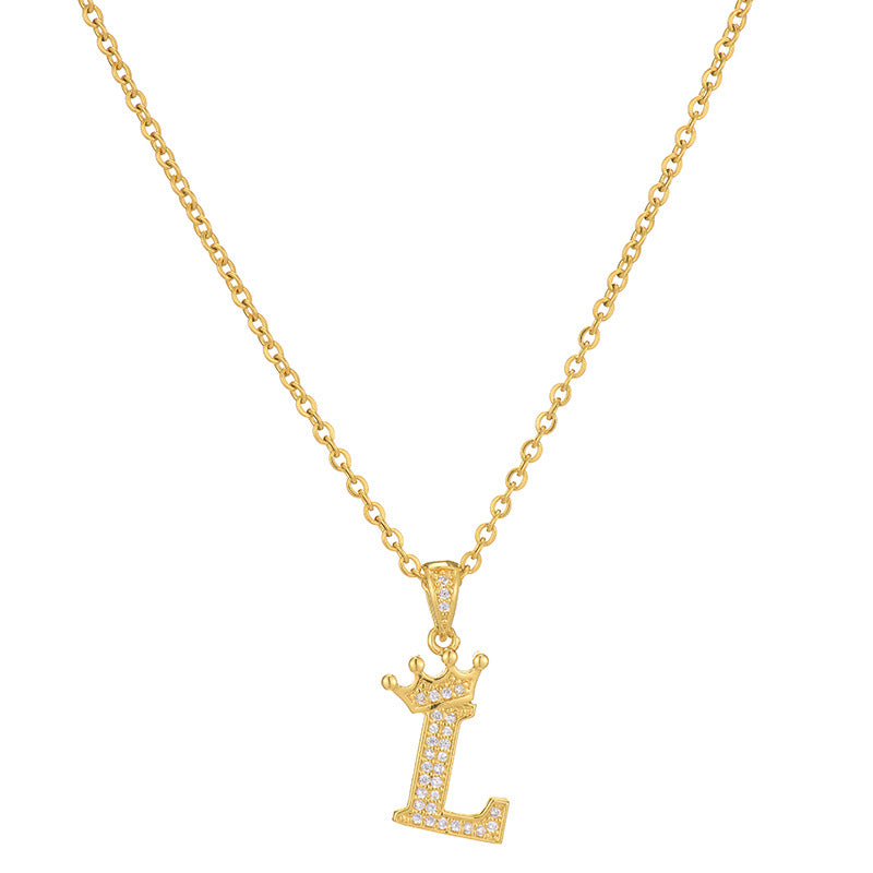 Collana da donna in acciaio inossidabile a forma di corona, minimalista, con zirconi cubici micro-pavé e charm a lettera