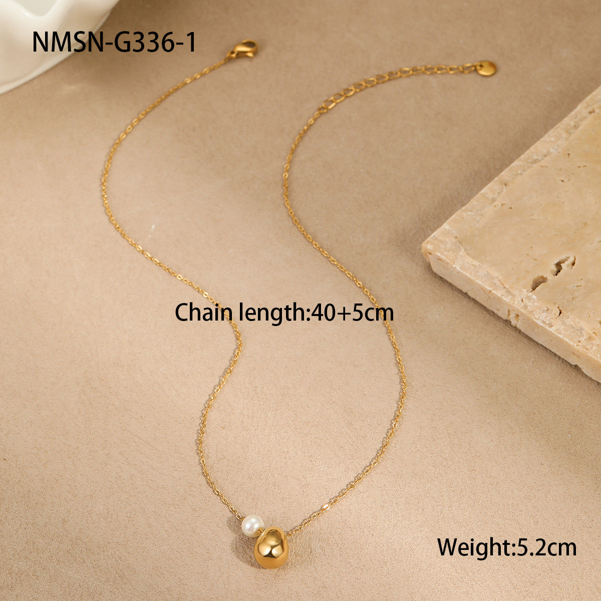Collana con ciondolo geometrico minimalista in acciaio inossidabile da donna con finitura placcata e catena a clavicola leggera di lusso