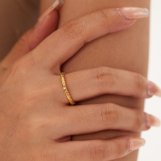 Minimalist Irregular Textured Zirconia-Set Titanium Steel Ring with 18K Gold Plating for Index Finger