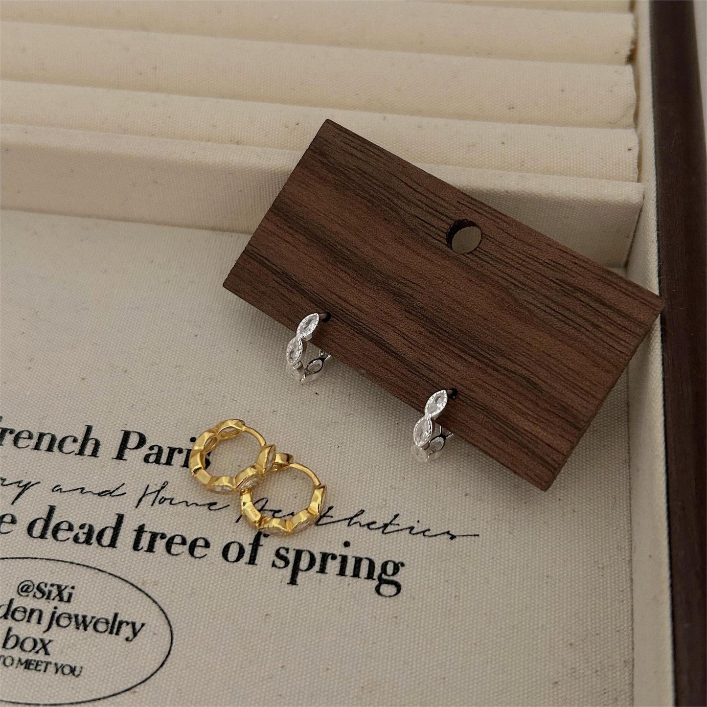 Dulces Aretes Chapados en Plata de Ley 925 con Circonita Cúbica en Forma de Gota, Estilo Minimalista