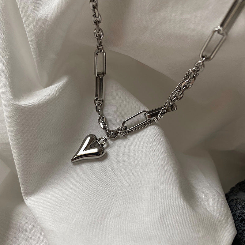 Minimalist Heart-Shaped Titanium Steel Necklace with Polished Finish for Women and Men, Delicate Clavicle Chain with Cross-Link Design