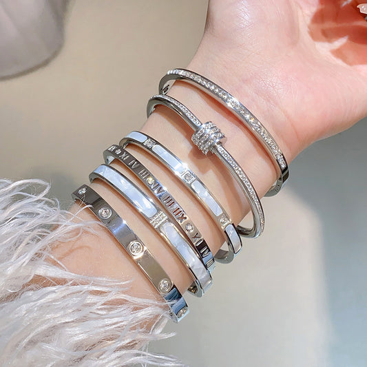 Pulsera elíptica minimalista de acero de titanio con acabado chapado para mujer, brazalete elegante, ligero y lujoso
