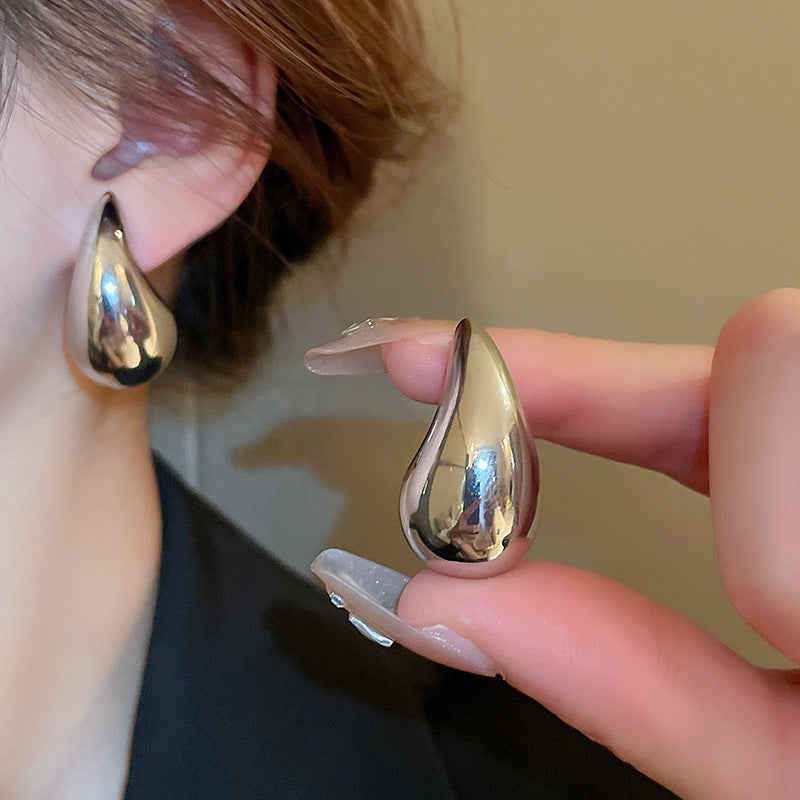 Orecchini a Nappa Geometrici Minimalisti in Metallo Placcato con Perni in Argento Sterling