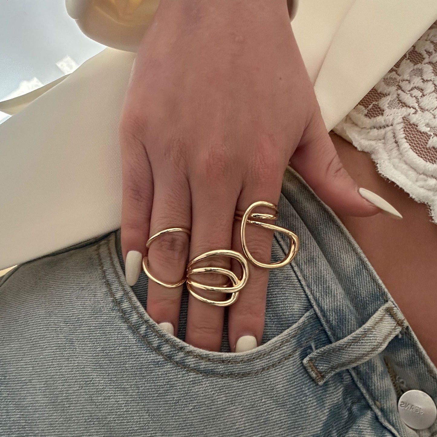 Geometric Round Hollow Out Plated Zinc Alloy Ring for Women