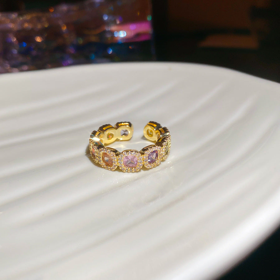 Anillo de Cobre Bañado en Oro, Geométrico Minimalista, de Cuatro Lados, con Incrustaciones de Zirconia para Mujer, Uso Diario, Estilo Lujoso, Banda para el Dedo Índice