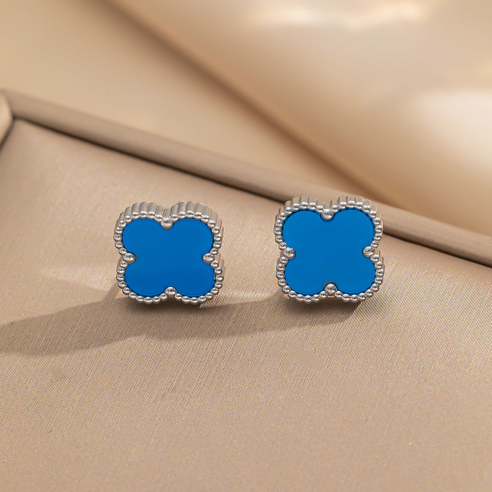 Set di collana, bracciale e orecchini a lobo da donna in acciaio al titanio minimalista con quadrifoglio fortunato