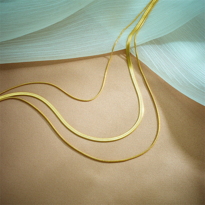 Collar Minimalista de Cadena de Serpiente Multicapa de Acero Titanio Tono Frío para Mujer