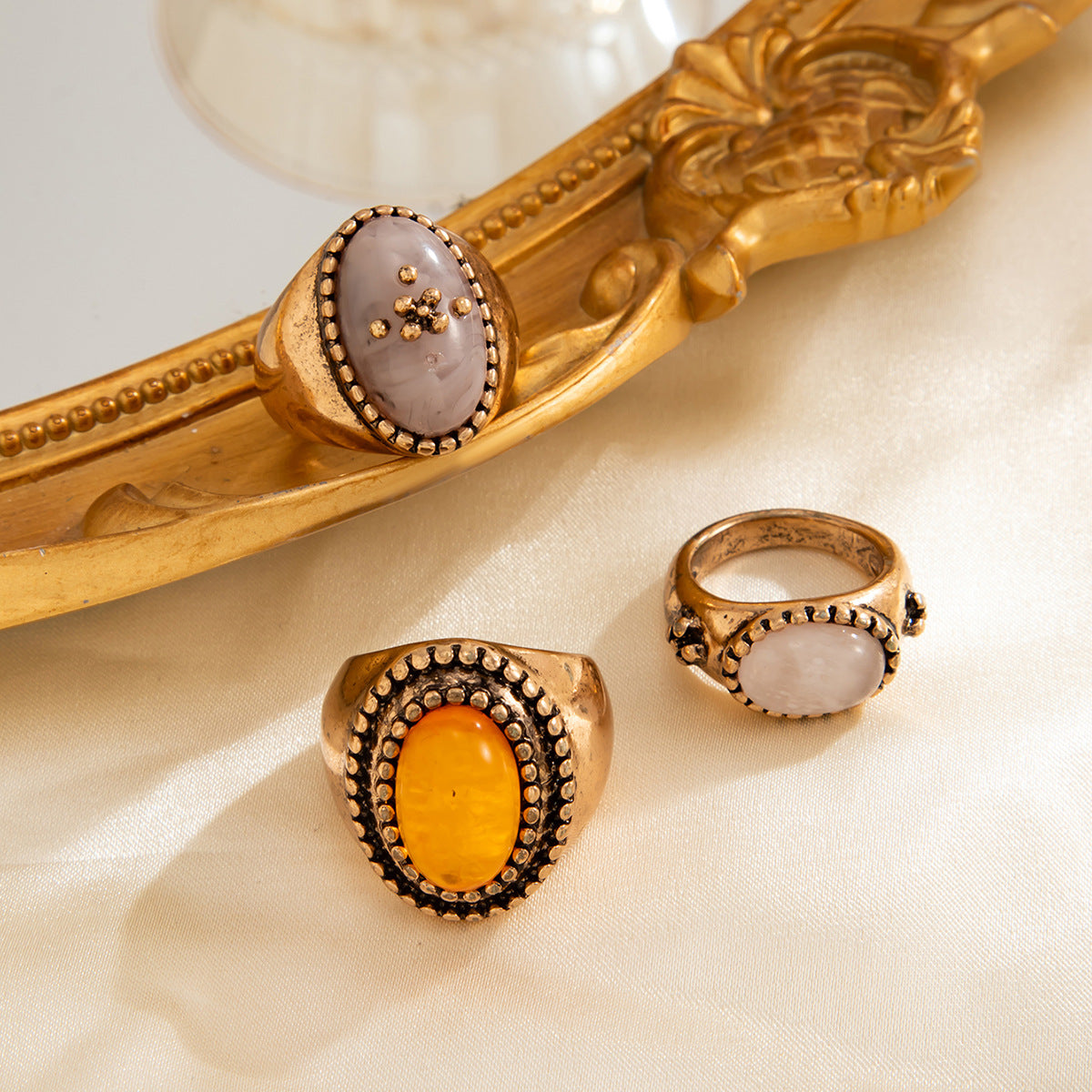 Vintage French Court Style Oval Geometric Gemstone Plated Zinc Alloy Ring for Women