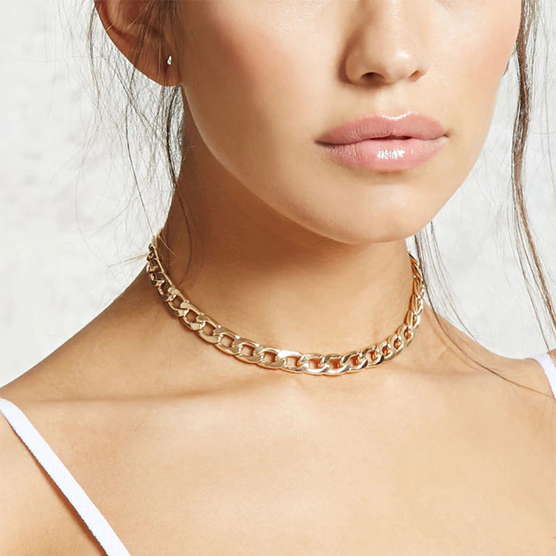 Geometric Short Chunky Necklace in Alloy with Plated Finish for Women and Men