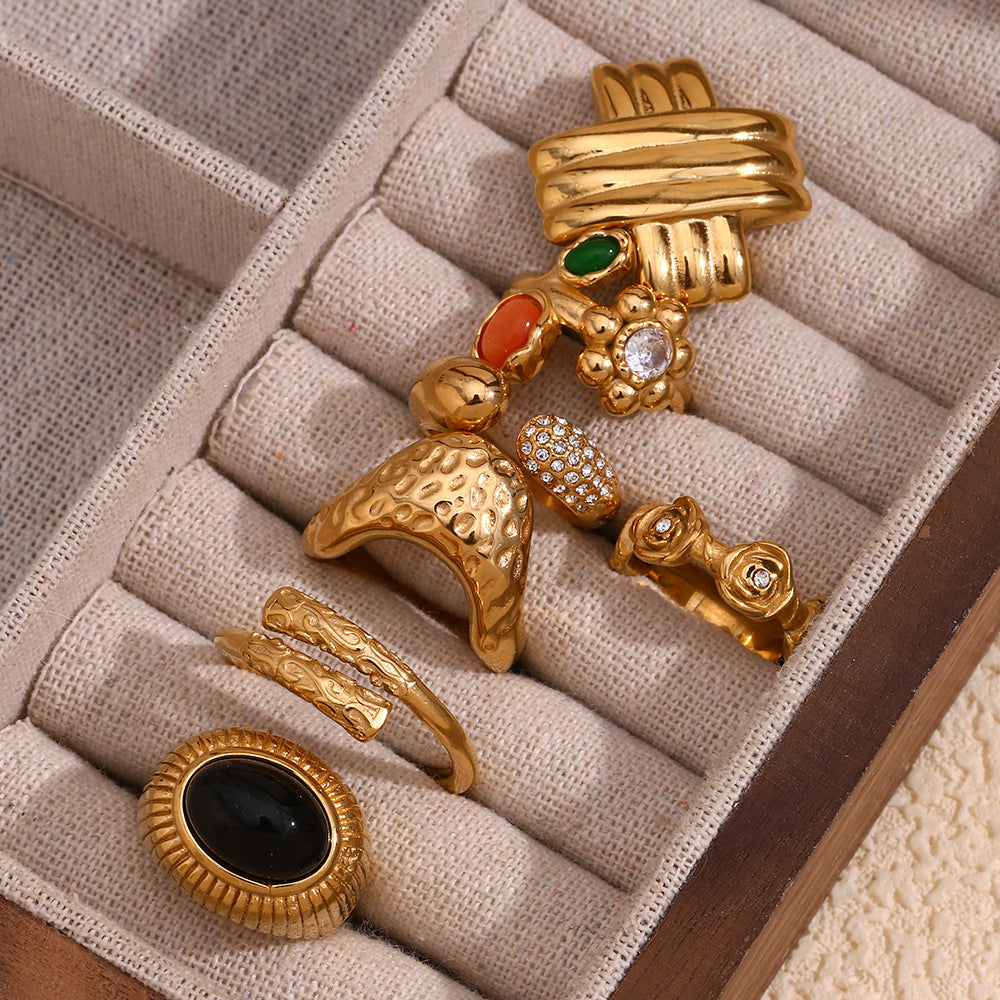 Vintage Style Hammered Texture Flower-Shaped Stainless Steel Ring with 18K Gold Plating for Women