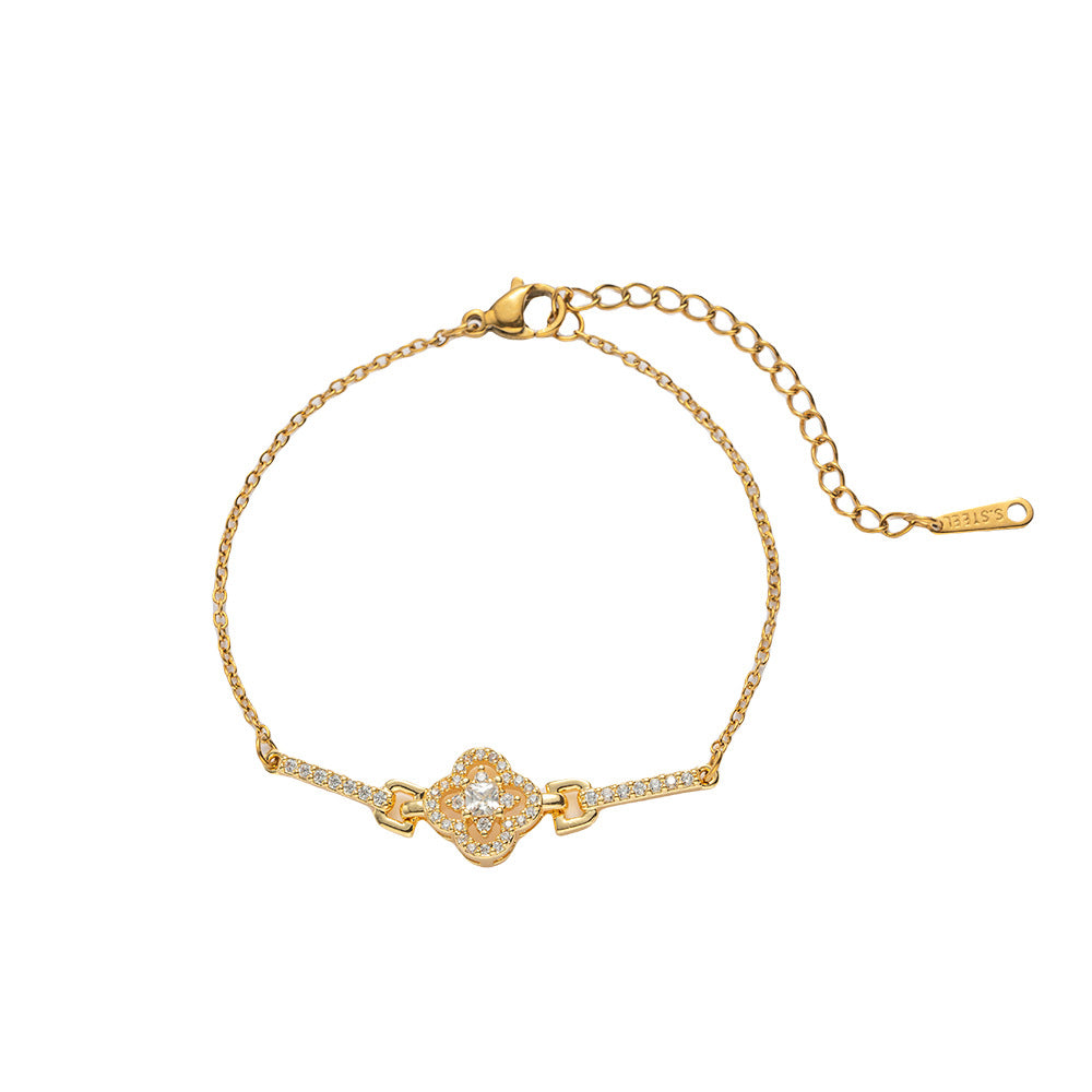 Bracciale di Lusso a Quadrifoglio da Donna in Rame Placcato Oro con Motivo Floreale e Dettaglio di Catena Delicata