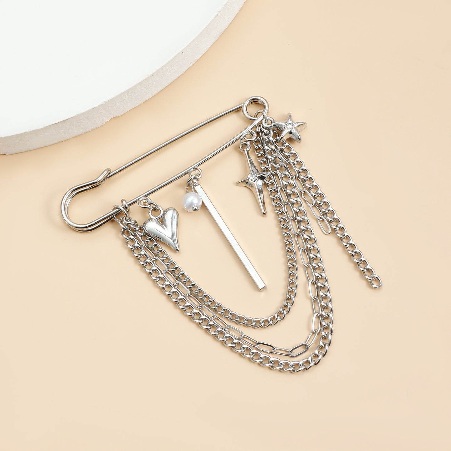 Fashionable OL Style Geometric Alloy Brooch with Cross and Heart Motifs for Women
