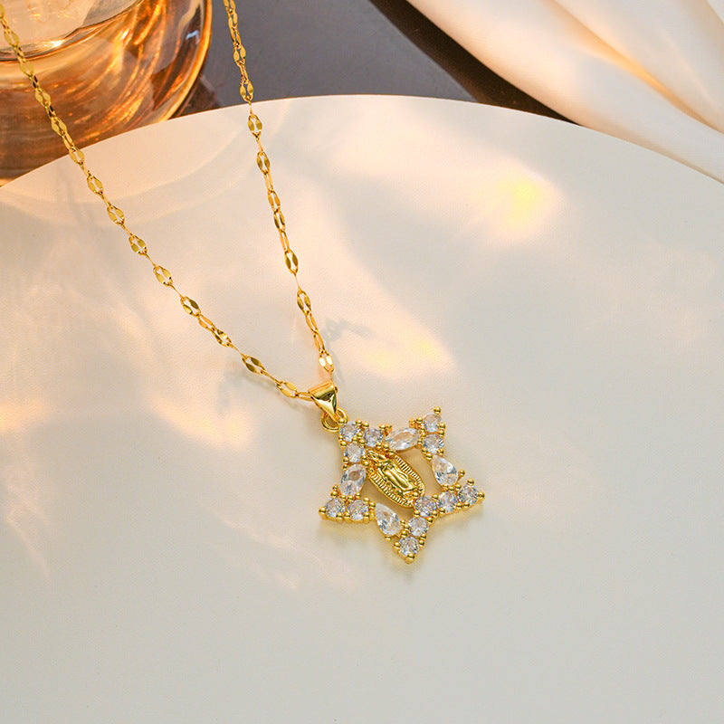 Fashionable Geometric Heart-Shaped Titanium Steel Pendant Necklace with Zirconia for Women