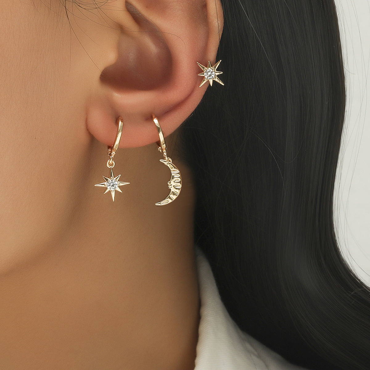 Orecchini Asimmetrici a Stella e Forma Geometrica con Zirconi, Base in Rame Galvanizzato, Perni in Oro 14K, Accessorio Moda Unisex