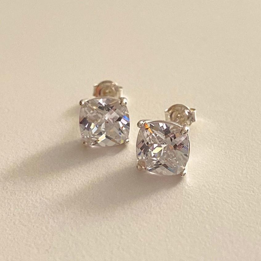 Pendientes de tuerca de circonita de plata de ley 925 con forma de corazón minimalista para mujer