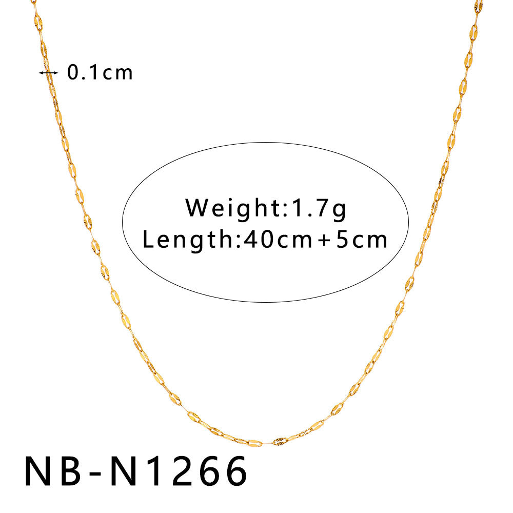 Collana con pendente geometrico minimalista da donna con design a intaglio, catena in acciaio inossidabile e finitura placcata sottovuoto in oro 18 carati