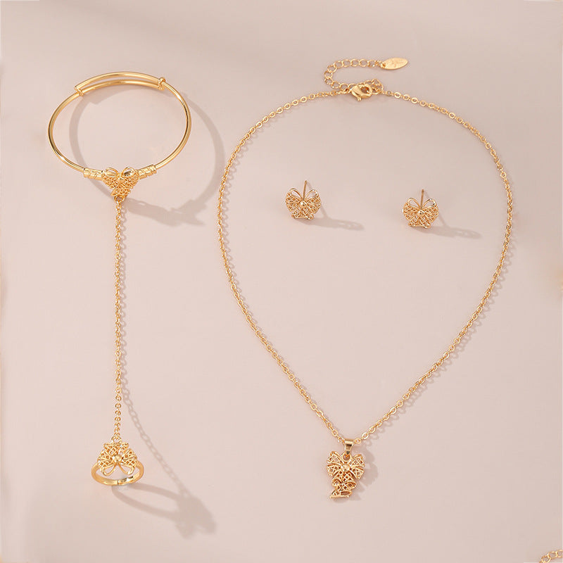 Collana con ciondolo a cuore minimalista in rame placcato per ragazze, con catena a maglie sottili a strato singolo