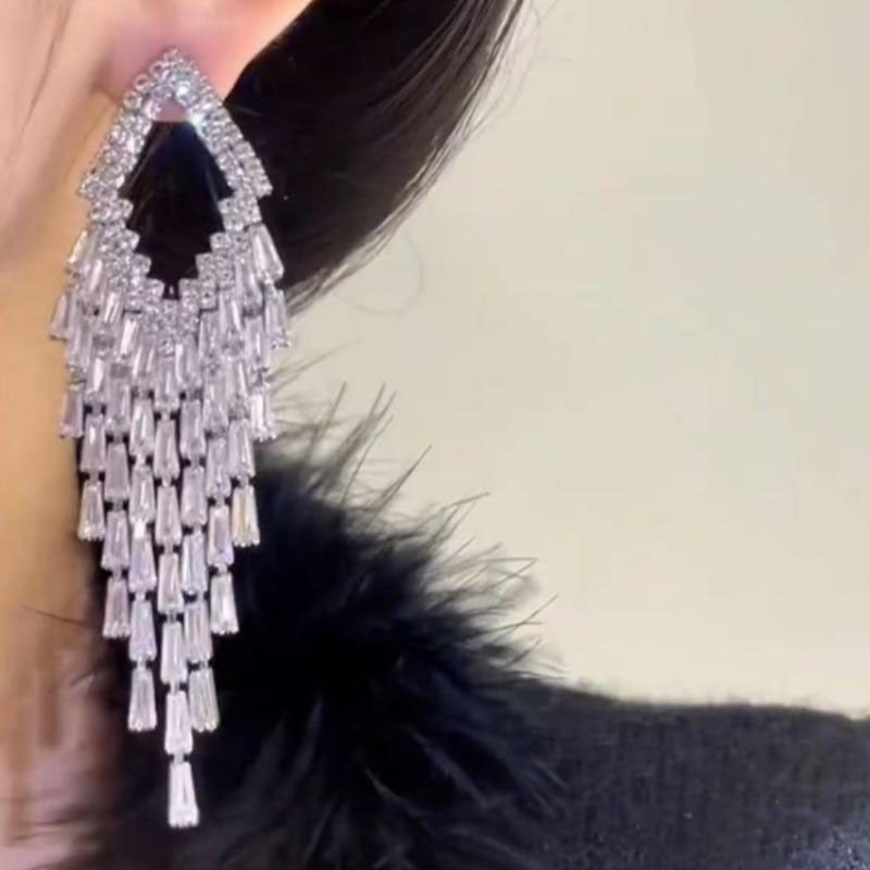 Orecchini pendenti di lusso a rombo geometrico con zirconi cubici su perni in argento 925