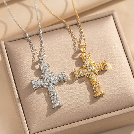 Collana con ciondolo a croce minimalista di lusso in acciaio al titanio con zirconi micro-incastonati su catena a O, per uomo e donna