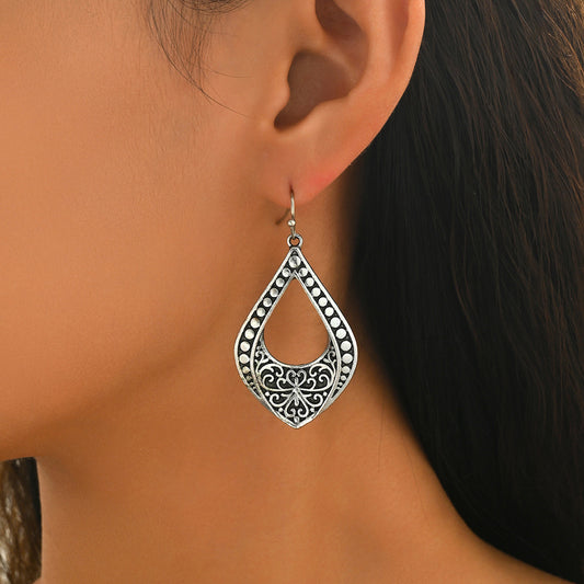 Pendientes de Mujer de Aleación de Zinc con Diseño Geométrico Calado, Acabado Galvanizado y Postes de Acero Inoxidable