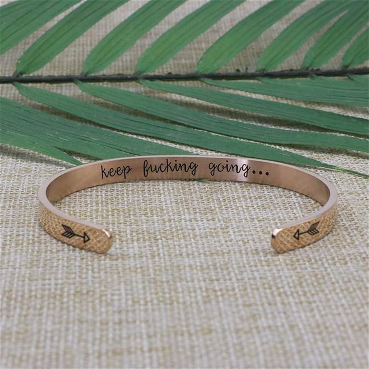 Pulsera de acero inoxidable de moda para mujer con acabado chapado, regalo ideal de Navidad, cumpleaños, Acción de Gracias para mamá