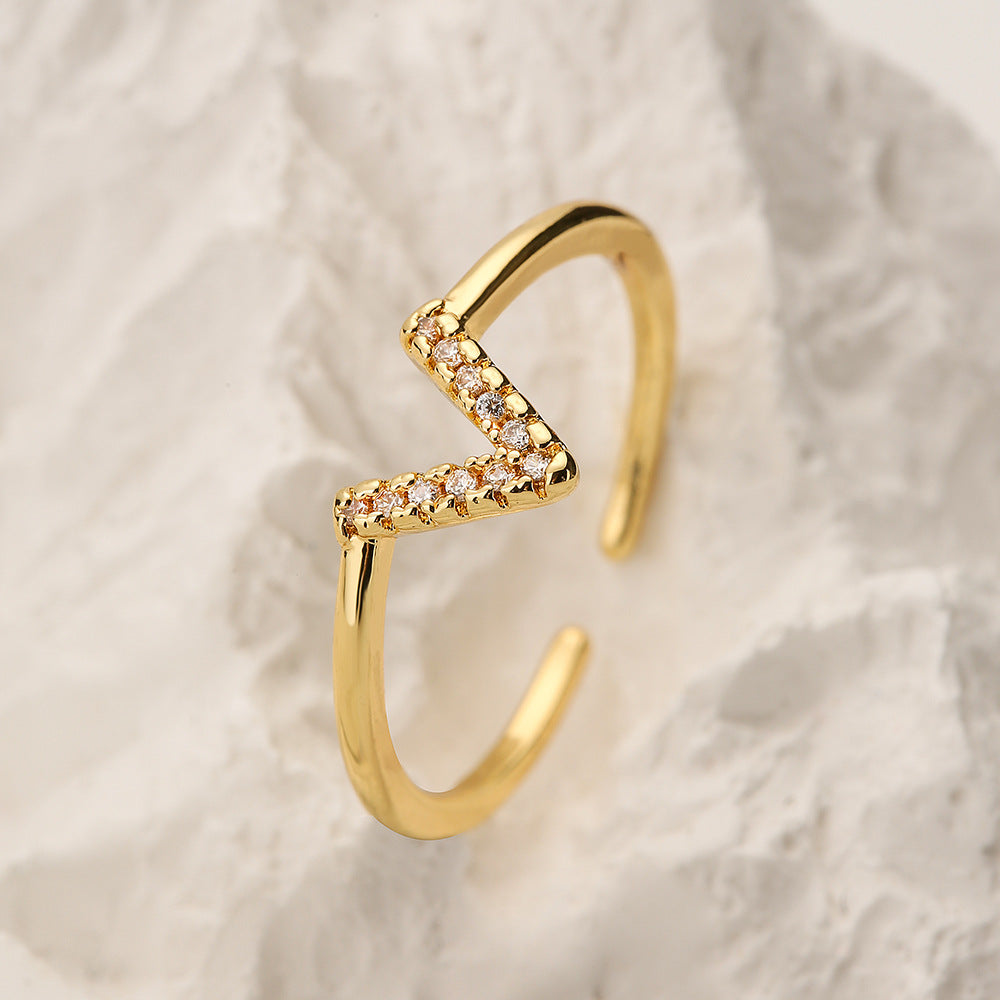 Anello aperto da donna minimalista e geometrico, in ottone placcato oro vero e intarsiato con zirconi cubici