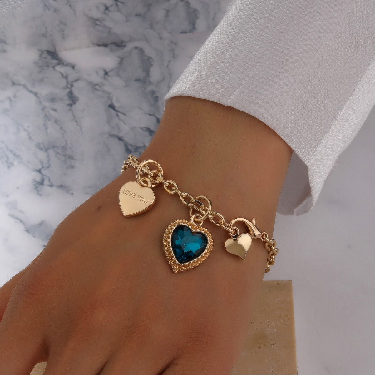 Bracciale Dolce Minimalista in Lega a Forma di Cuore con Intarsi di Strass da Donna