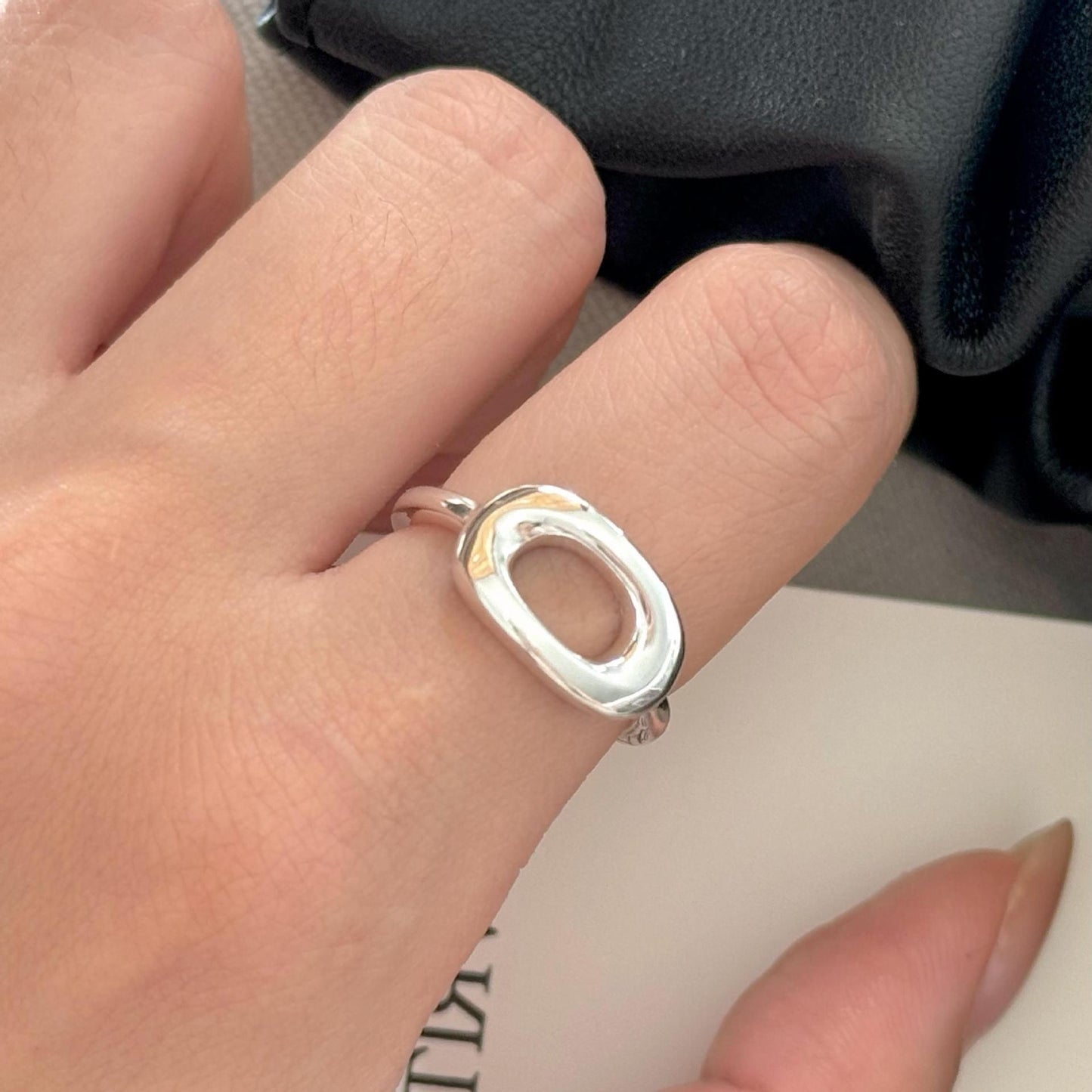 Anillo de plata minimalista geométrico ovalado para mujer, de plata de ley 925 con banda abierta