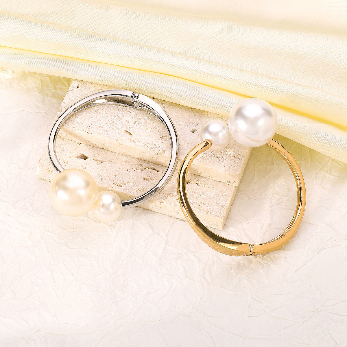 Sweet and Edgy Geometric Alloy Bracelet with Simulated Pearl Accents and Spring Closure
