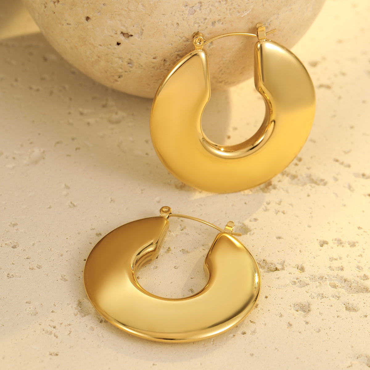 Orecchini da donna in acciaio inossidabile cavi a U in stile vintage con placcatura in oro 18 carati