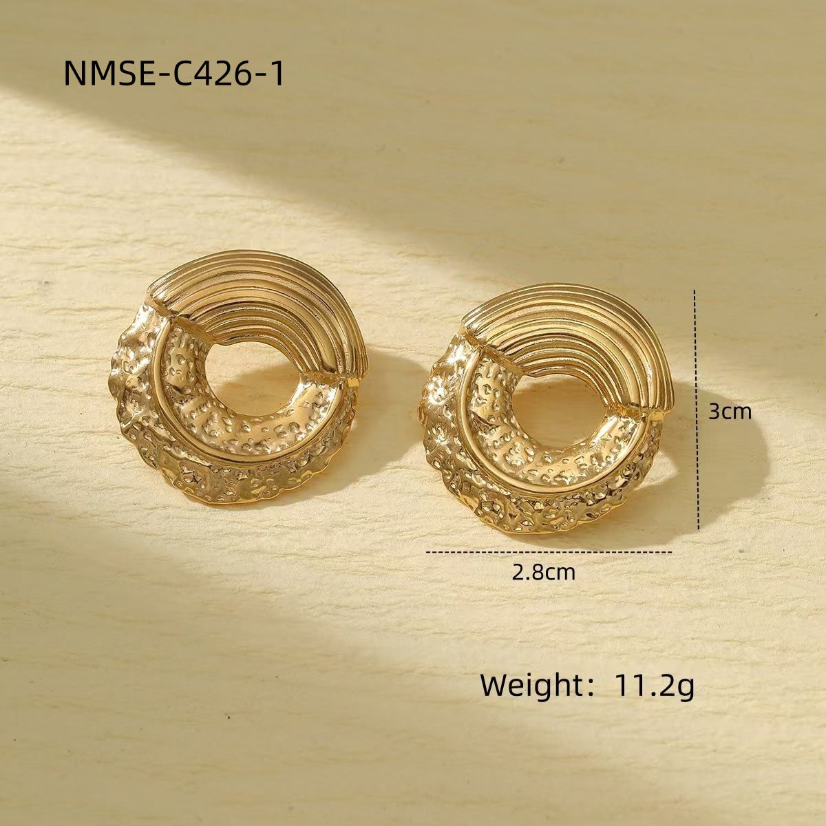 Pendientes de tuerca de acero de titanio texturizado irregular geométrico minimalista para mujer con acabado mate tipo roca y superficie galvanizada
